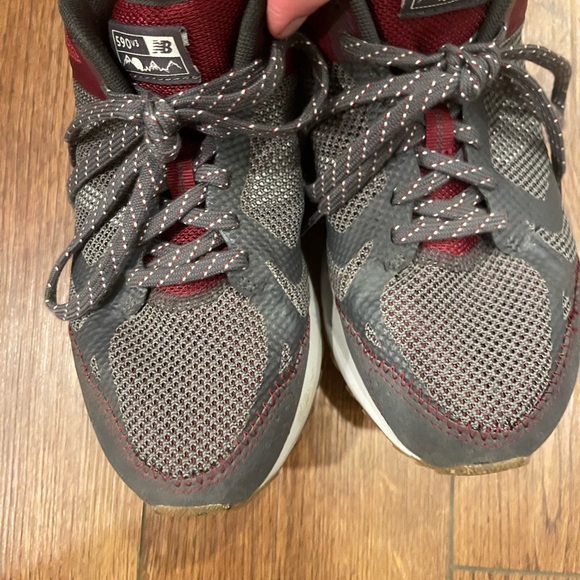 New Balance 590v3 women's all-terrain trail running shoes Size 9.5 pre loved - Picture 5 of 11